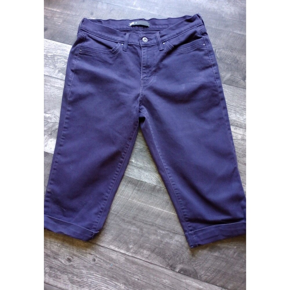 Levis Women's 8 Capri Jeans
